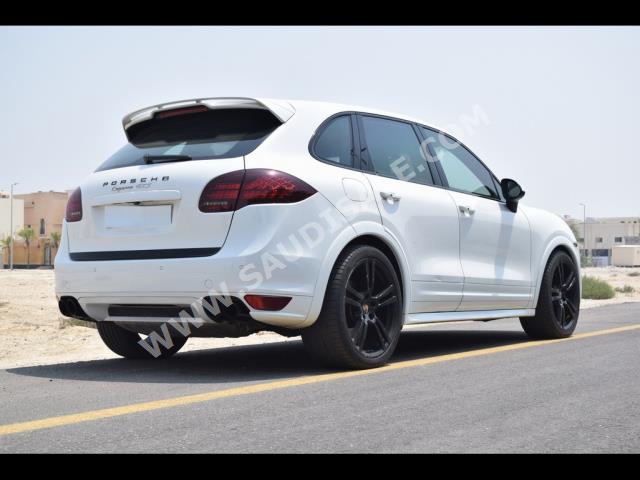 2013 بورش كايين جي تي اس