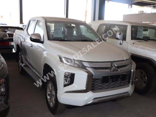 2022 متسوبيشي ال 200
