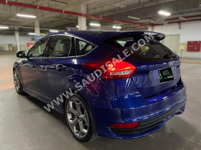 2017 Ford Focus ST Sport