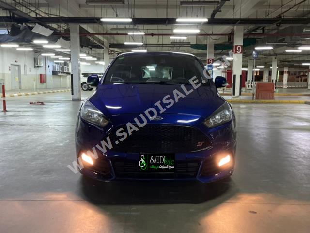 2017 Ford Focus ST Sport