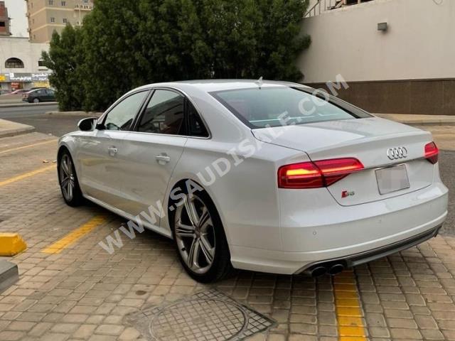 2016 اودي اس 8