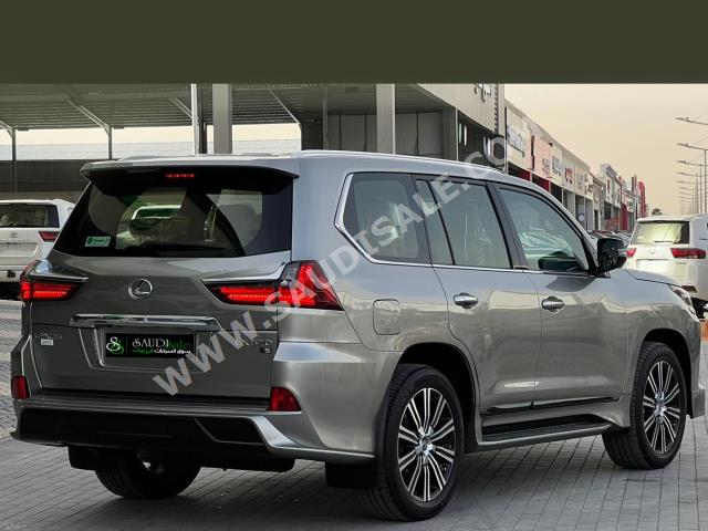 2020 لكزس إل إكس 570 اس