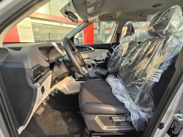 2023 كيا كارنز