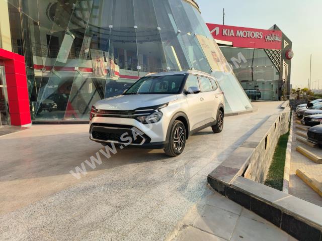 2023 كيا كارنز