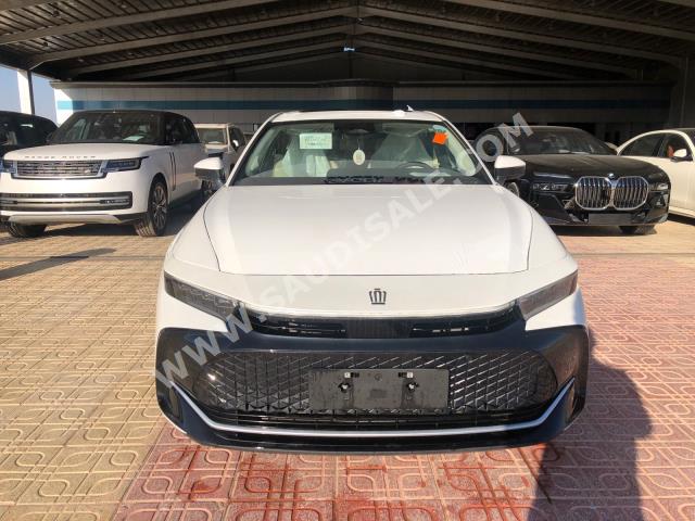 2023 تويوتا كراون بريميوم