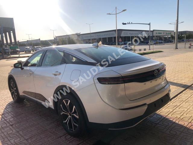 2023 تويوتا كراون بريميوم