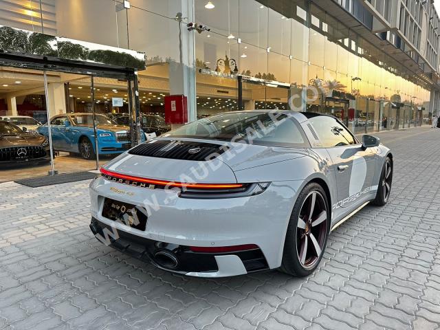 2022 بورش 911 تارجا 4 اس