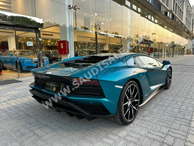 2018 لمبرجيني افنتادور اس