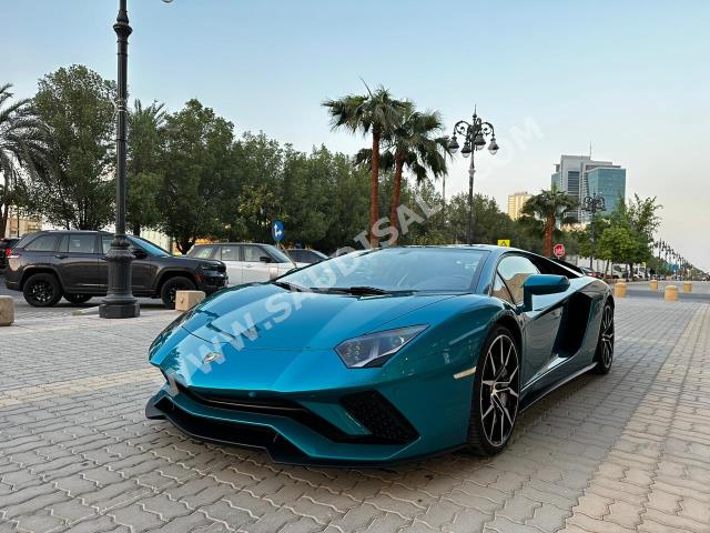 2018 لمبرجيني افنتادور اس