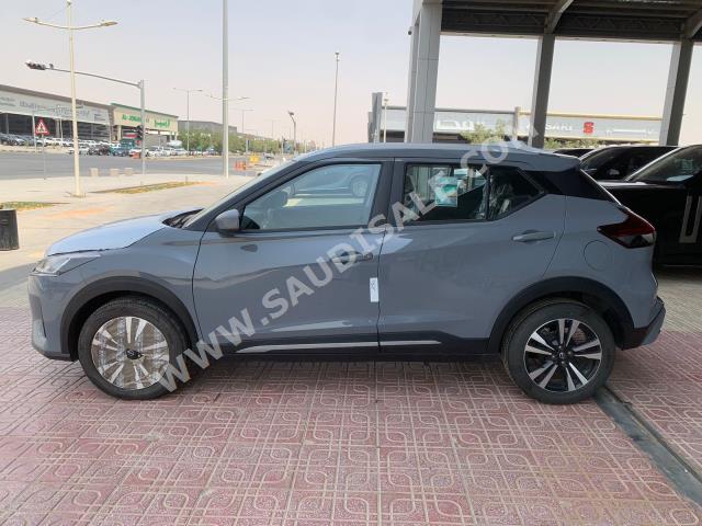 2023 نيسان كيكس اس