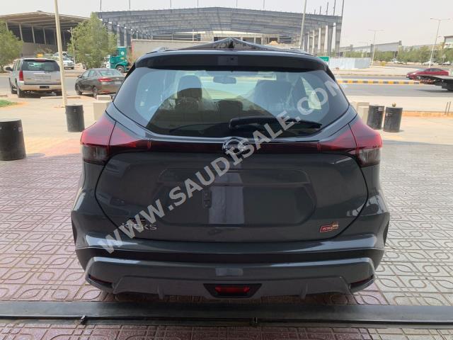 2023 نيسان كيكس اس