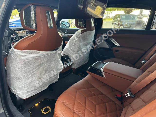 2024 بي ام دبليو الفئة السابعة 735أي