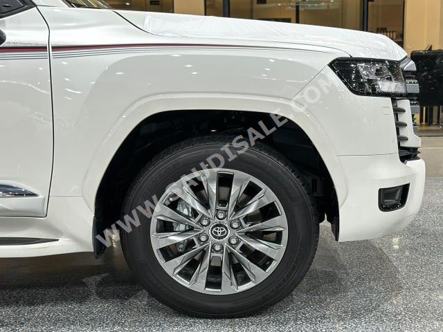 2023 تويوتا لاند كروزر جي اكس ار