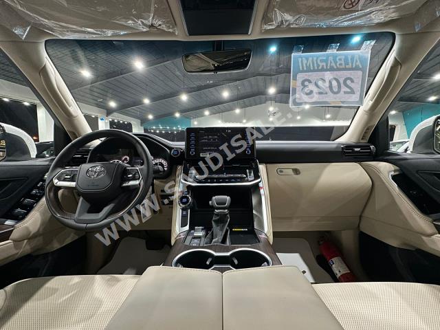 2023 تويوتا لاند كروزر جي اكس ار