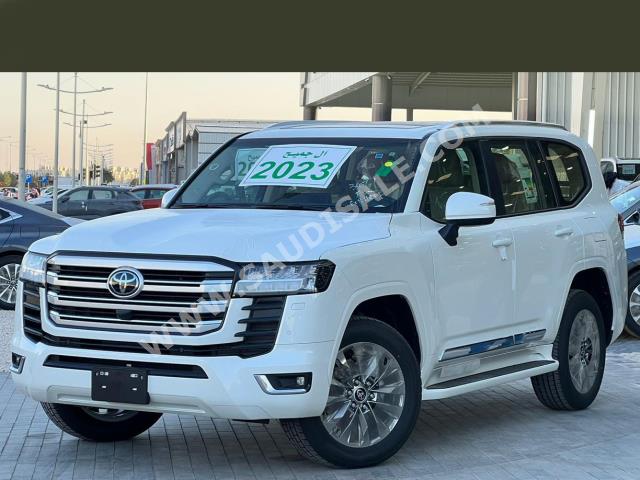 2023 تويوتا لاند كروزر جي اكس ار