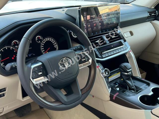 2023 تويوتا لاند كروزر جي اكس ار