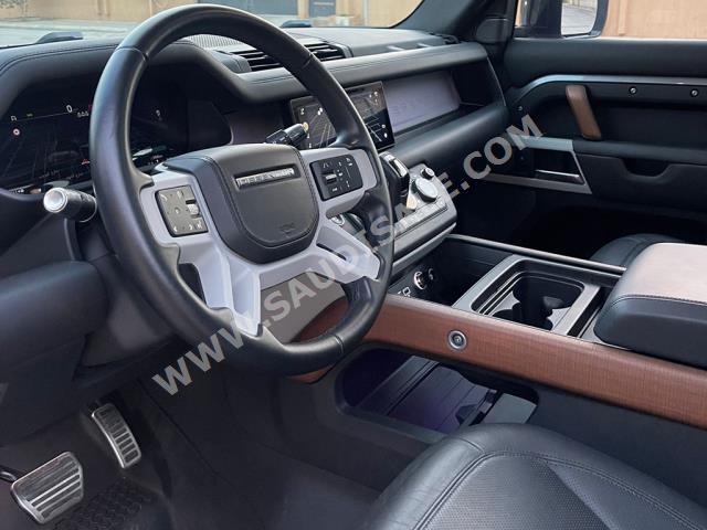 2021 لاند روفر ديفيندر اتش اس اي