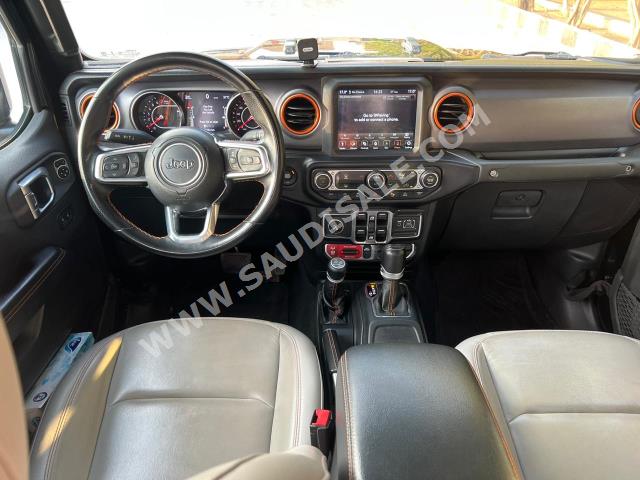 2021 جييب جلادياتور ساند رانر