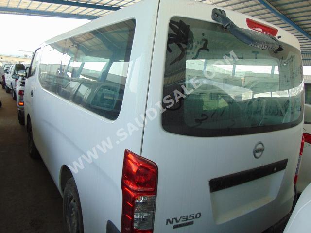 2015 Nissan Urvan