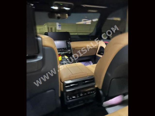 2023 لكزس إل إكس 600