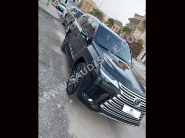 2023 لكزس إل إكس 600