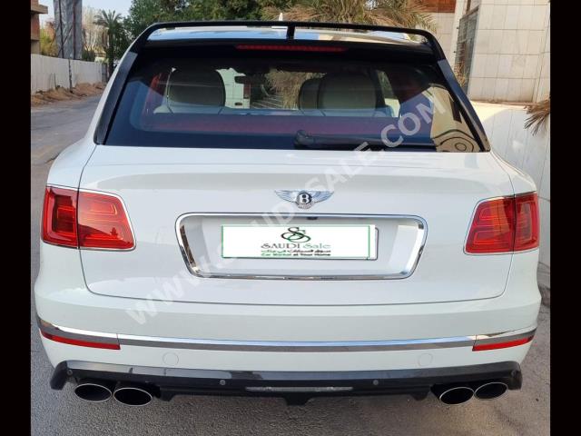 2018 بنتلي بنتايجا