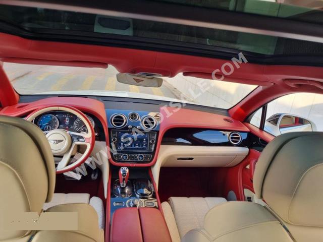 2018 بنتلي بنتايجا