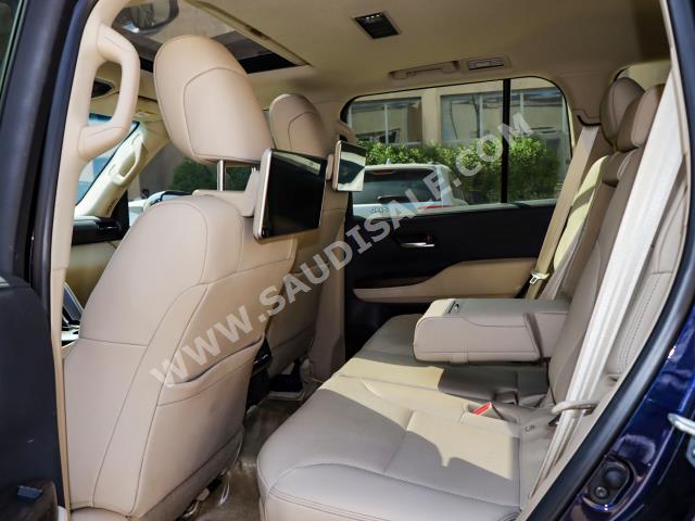 2022 تويوتا لاند كروزر في اكس