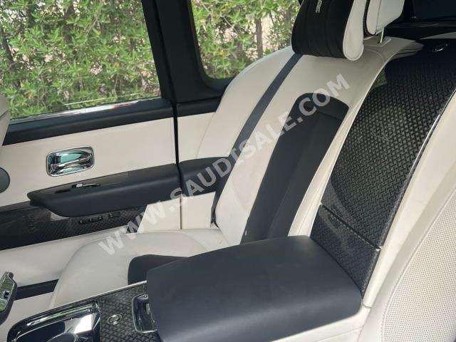 2022 رولز رويس كولينان بلاك بادج