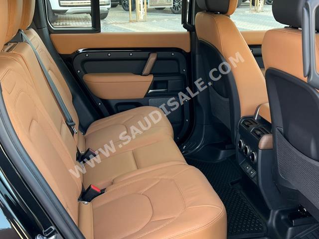 2023 لاند روفر ديفيندر اتش اس اي