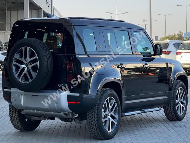 2023 لاند روفر ديفيندر اتش اس اي