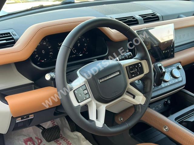 2023 لاند روفر ديفيندر اتش اس اي