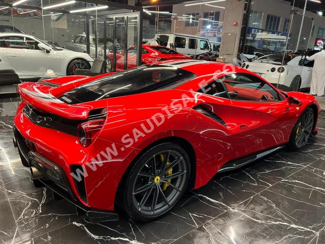 2019 فيراري بيستا 488
