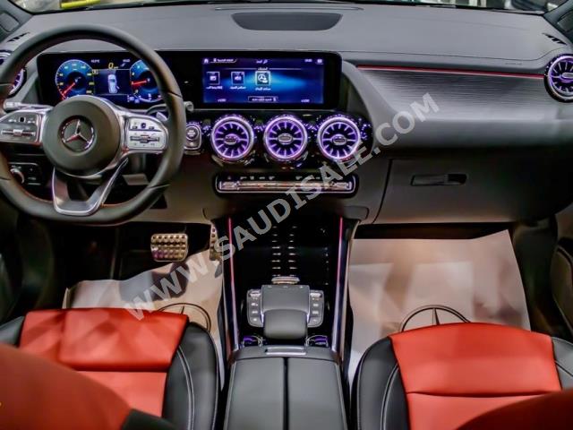 2022 مرسيدس - بنز جي إل أي 200