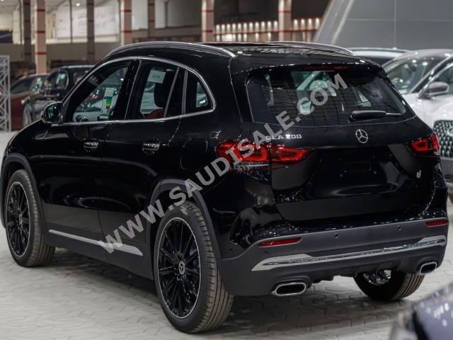 2022 مرسيدس - بنز جي إل أي 200