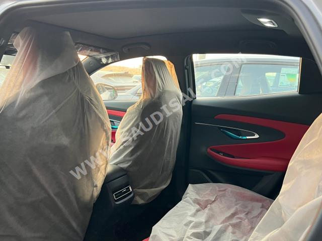 2024 شانجان يوني تي