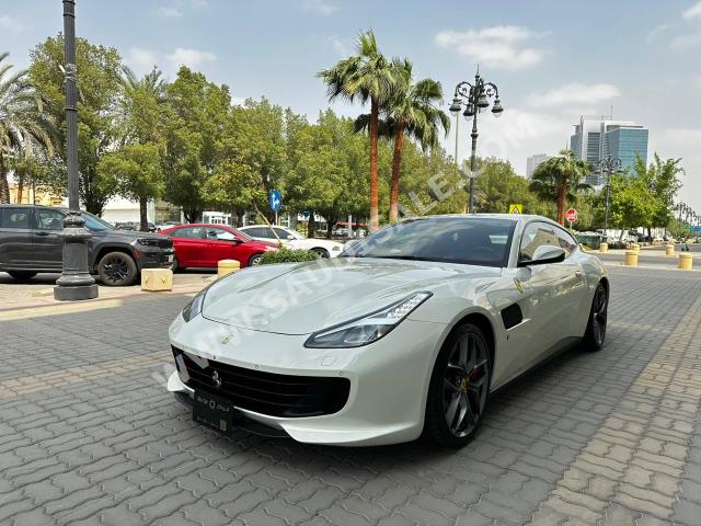 2018 فيراري جي تي سي 4 لوسو