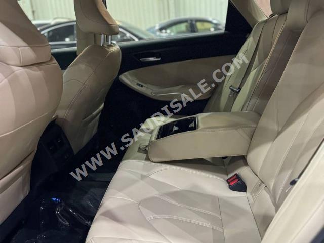 2021 تويوتا افالون تورينج