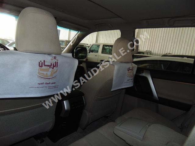 2010 تويوتا برادو في اكس