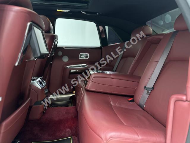 2012 رولز رويس قوست