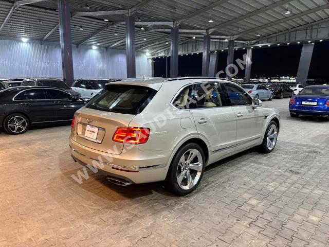 2018 بنتلي بنتايجا