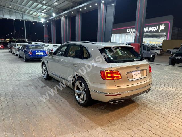 2018 بنتلي بنتايجا