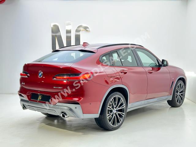 2020 بي ام دبليو الفئة اكس 4