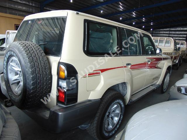 2015 نيسان باترول سفاري