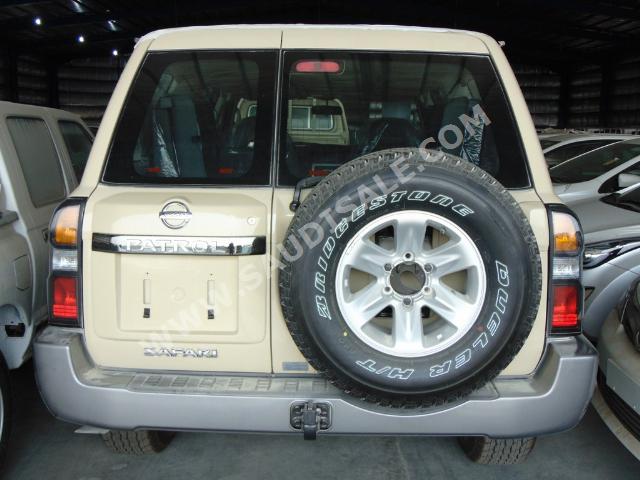 2015 نيسان باترول سفاري