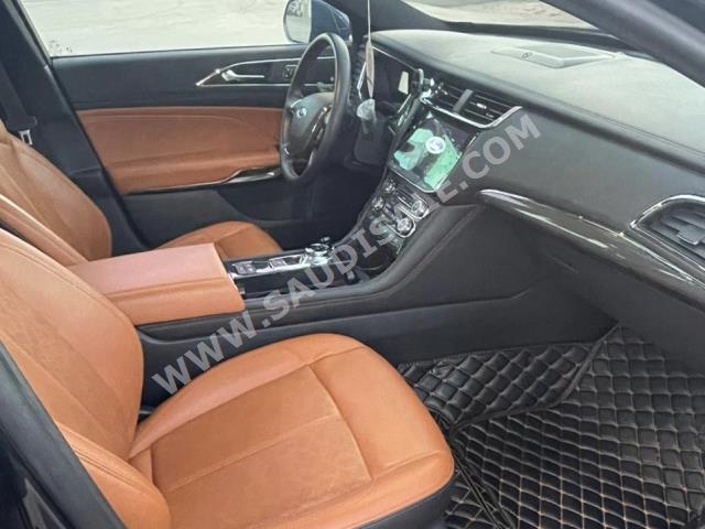 2022 فورد توروس تايتينيوم