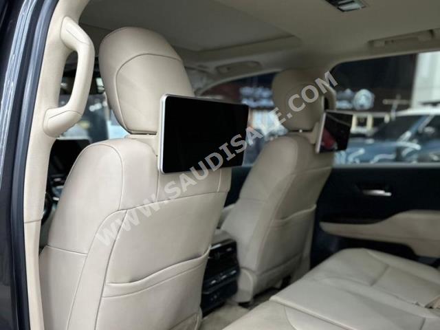 2022 تويوتا لاند كروزر في اكس