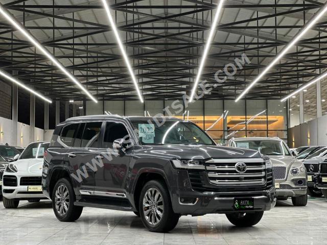 2022 تويوتا لاند كروزر في اكس