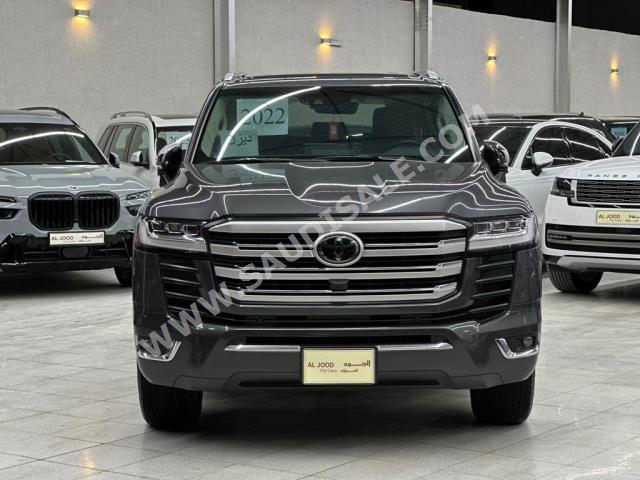 2022 تويوتا لاند كروزر في اكس