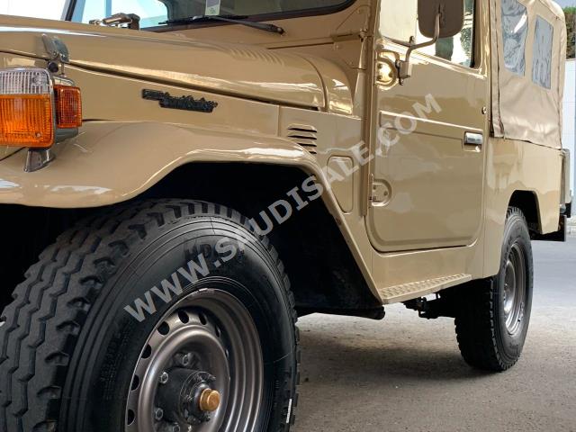 1977 تويوتا لاند كروزر ربع